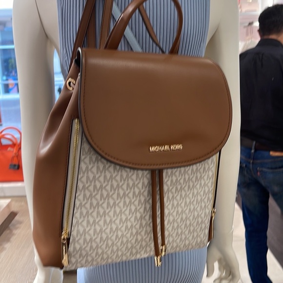 Michael Kors Backpack Bag Phoebe Medium Flap Drawstring Backpack 
Vanilla 
NWT - Picture 9 of 16